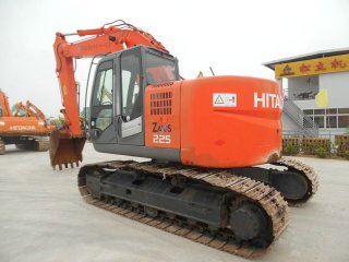 Hitachi ZX225US Excavator