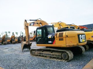 CAT 323D Excavator