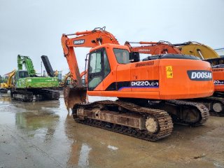 Doosan DH220-7 Excavator