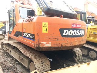 Doosan DH225-7 Excavator