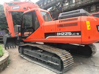 Doosan DH225-9 Excavator
