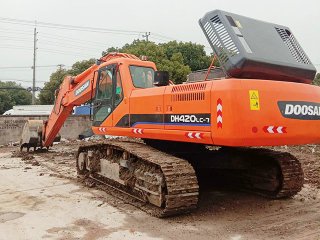Doosan DH420LC Excavator