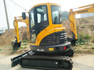 Hyundai R35-9VS Excavator