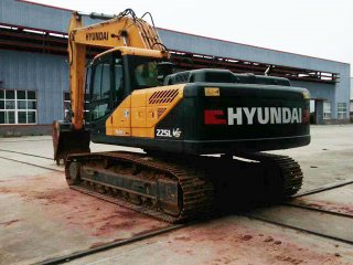 Hyundai R225LVS Excavator