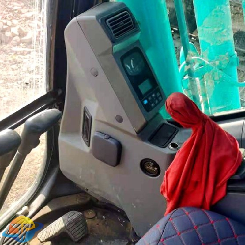 used Kobelco SK200-6E excavator crawler excavator low price