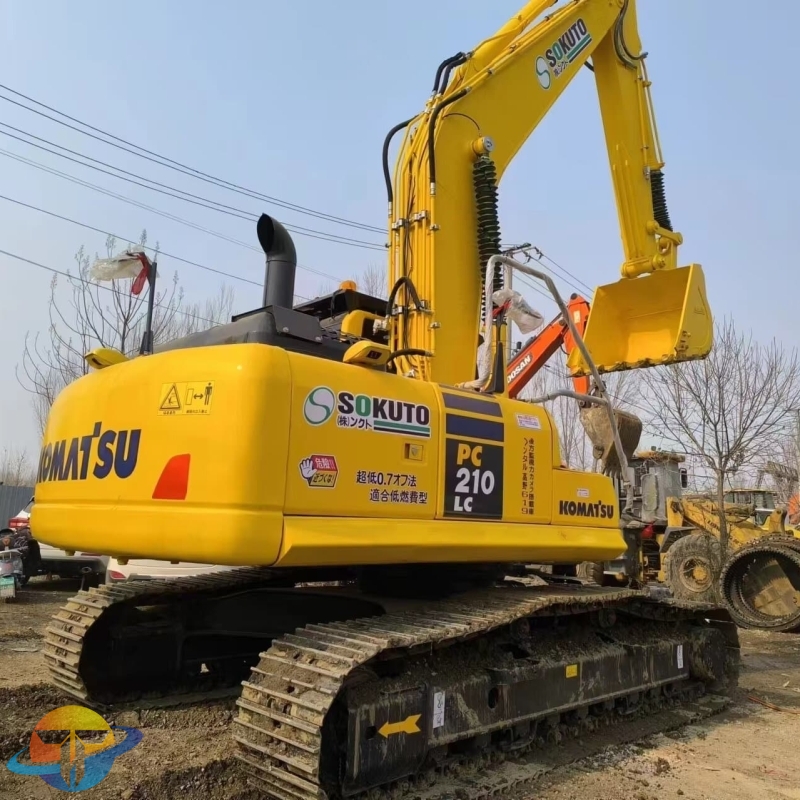Second-hand high quality Komatsu PC210LC excavator most popular machine spot low price