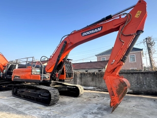 Low price Doosan DX340LC-9C excavator second-hand excavator with low working hours and quality assurance