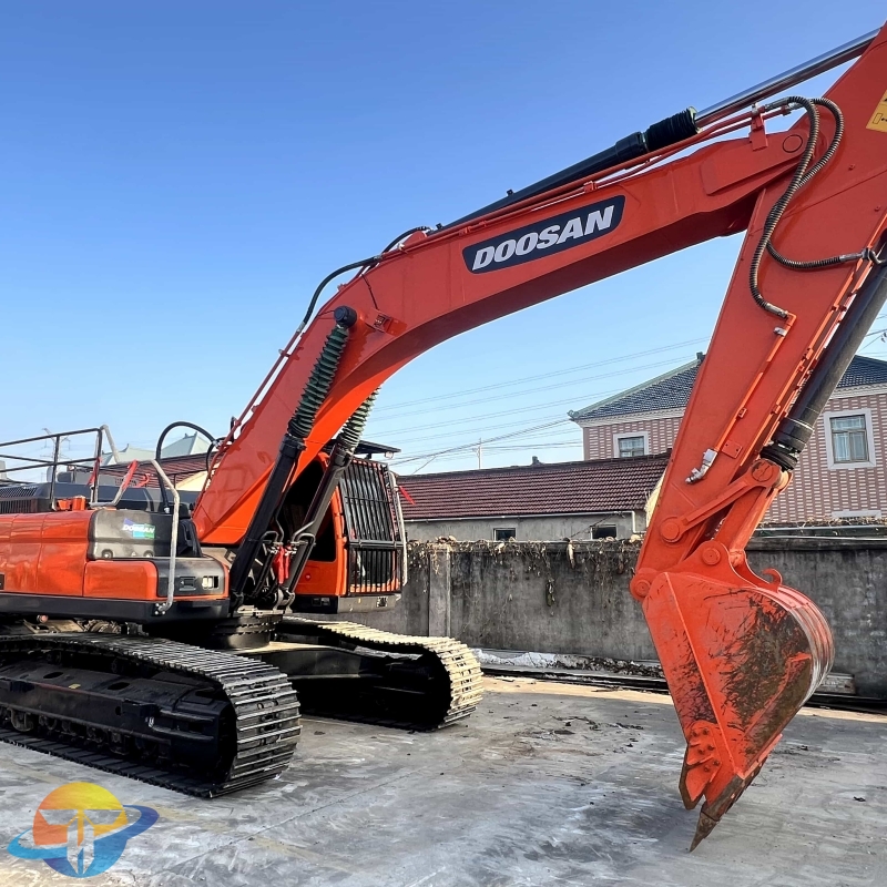 Low price Doosan DX340LC-9C excavator second-hand excavator with low working hours and quality assurance