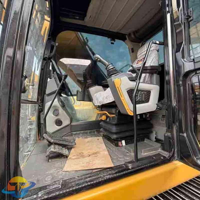 Used Caterpillar CAT323 excavator, low working time, high-altitude loading, used construction machinery for sale.