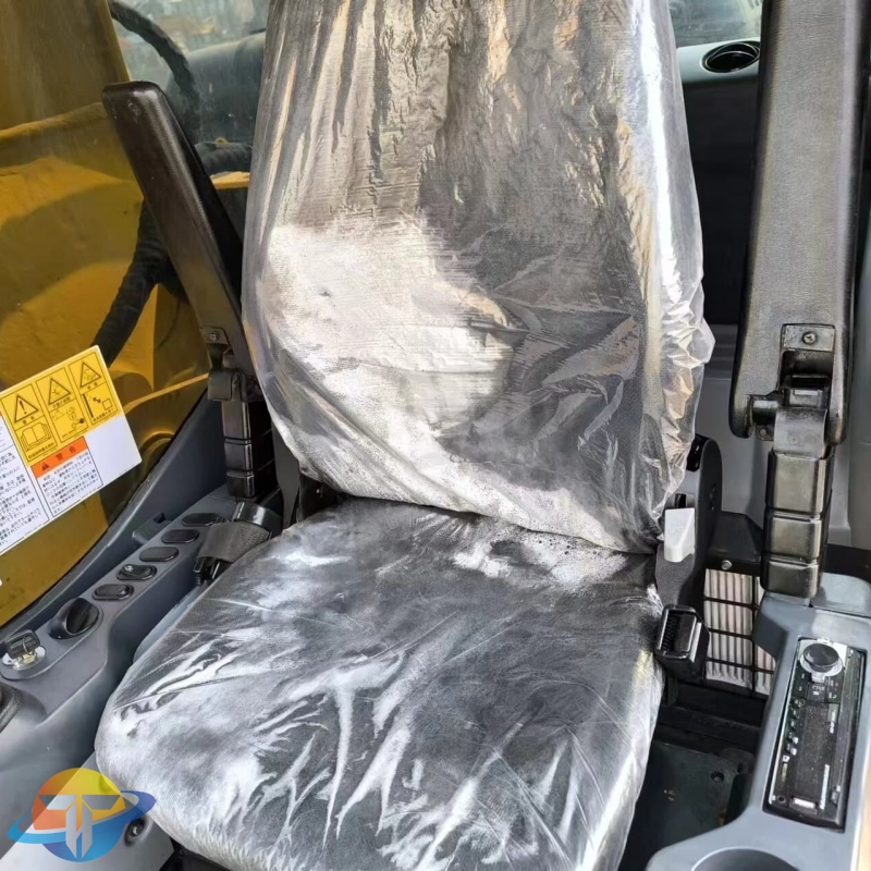 Second-hand high quality Komatsu PC210LC excavator most popular machine spot low price