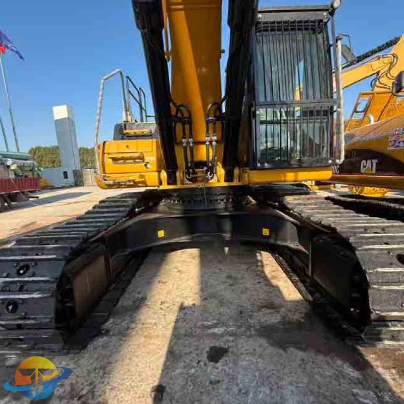 Caterpillar CAT345GC excavator, heavy-duty mining and engineering machinery, top-quality used excavator.