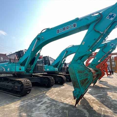 Kobelco SK460-8 excavator