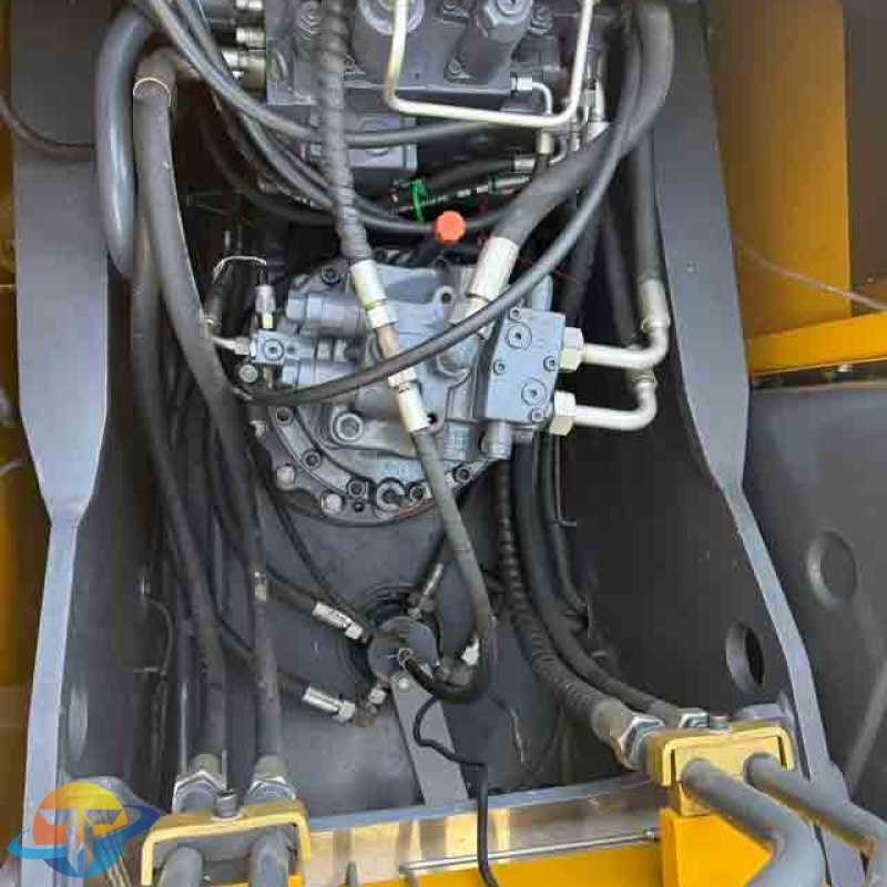 The best-selling XCMG XE215CA excavator in China is an economical choice and is available for immediate sale.