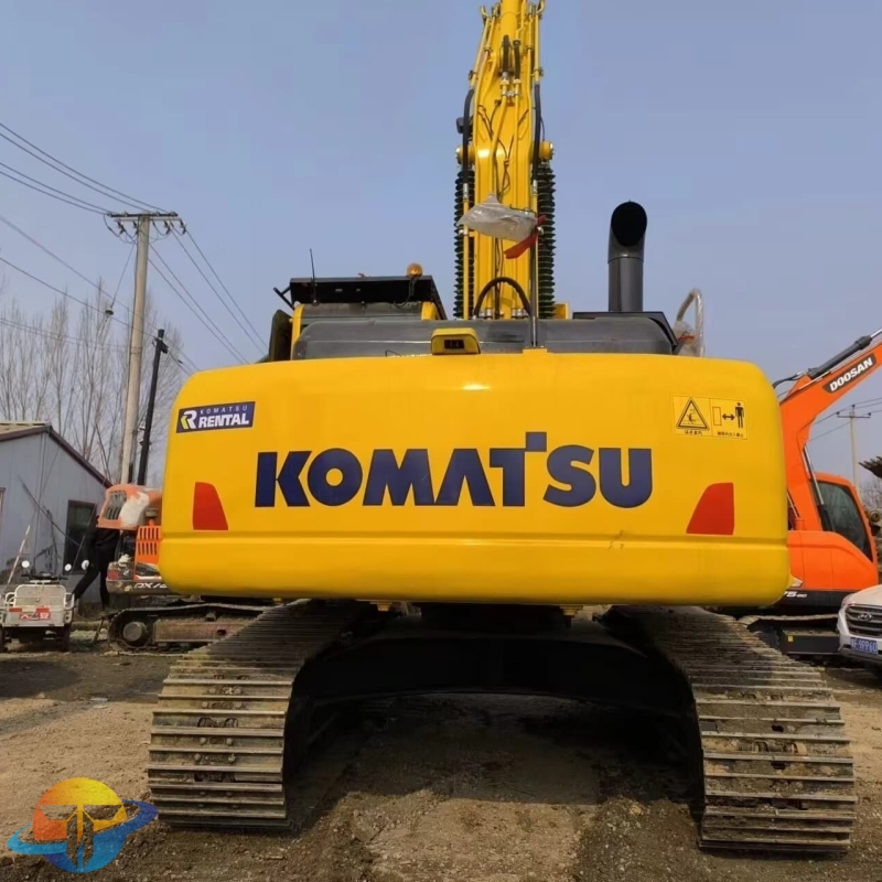 Second-hand high quality Komatsu PC210LC excavator most popular machine spot low price