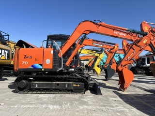 HITACHI 70