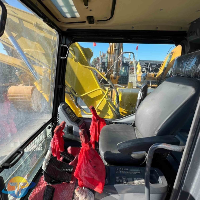 Small excavator Komatsu PC130 excavator second-hand excavator low working time good operation for sale