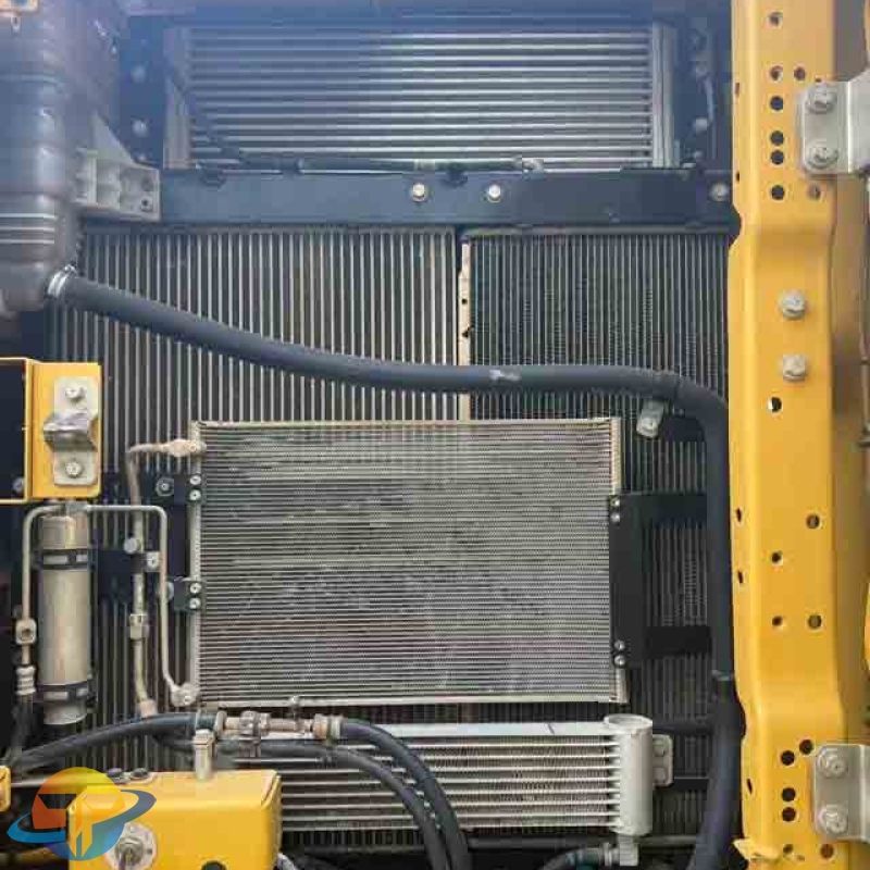 The Caterpillar CAT323 high-spec excavator, a powerful large-scale heavy-duty engineering equipment, is available for immediate sale.