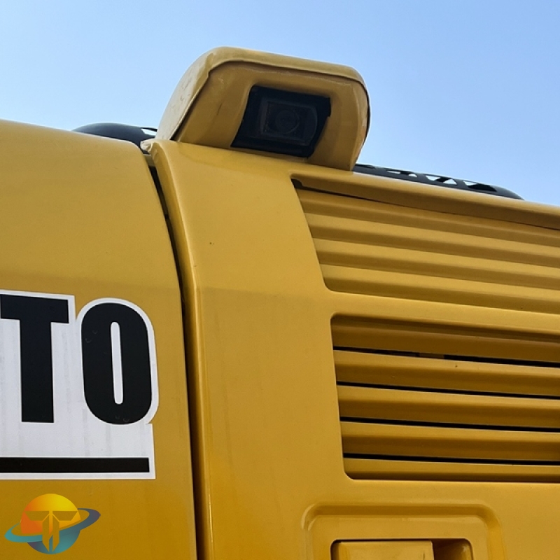 Second hand Komatsu PC240LC-8 excavator original engine excavator high quality