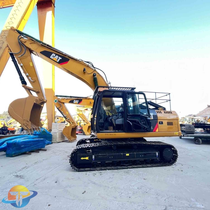 Caterpillar CAT320D2L excavators are known for their exceptional stability and are a globally popular brand. Used excavators are currently in high demand.