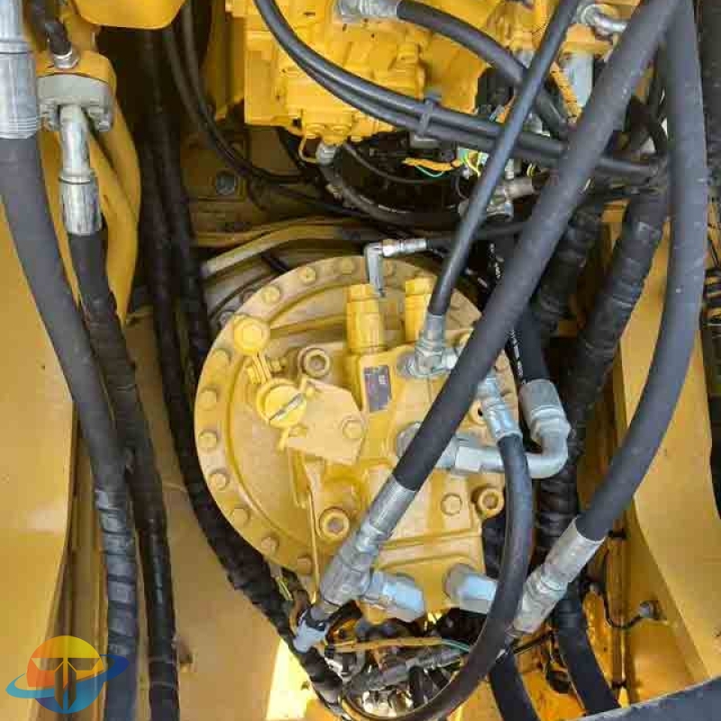 Used Caterpillar CAT345 high-spec excavator, large construction machinery, high quality, for sale.