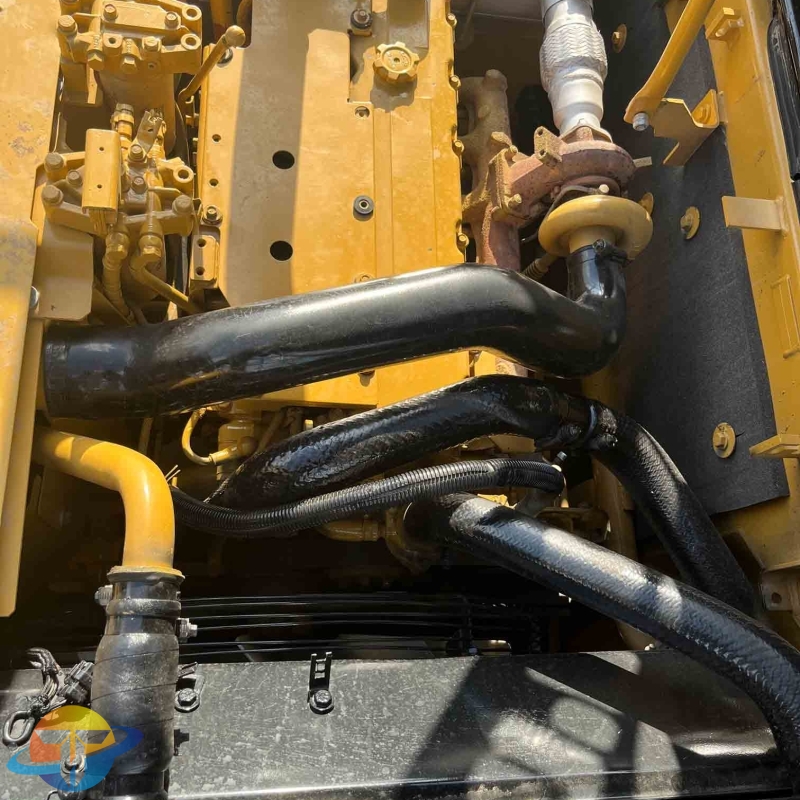 There is a limited amount of stock of used construction equipment of the world-renowned brand Japanese original Caterpillar 323D2L excavator in stock.