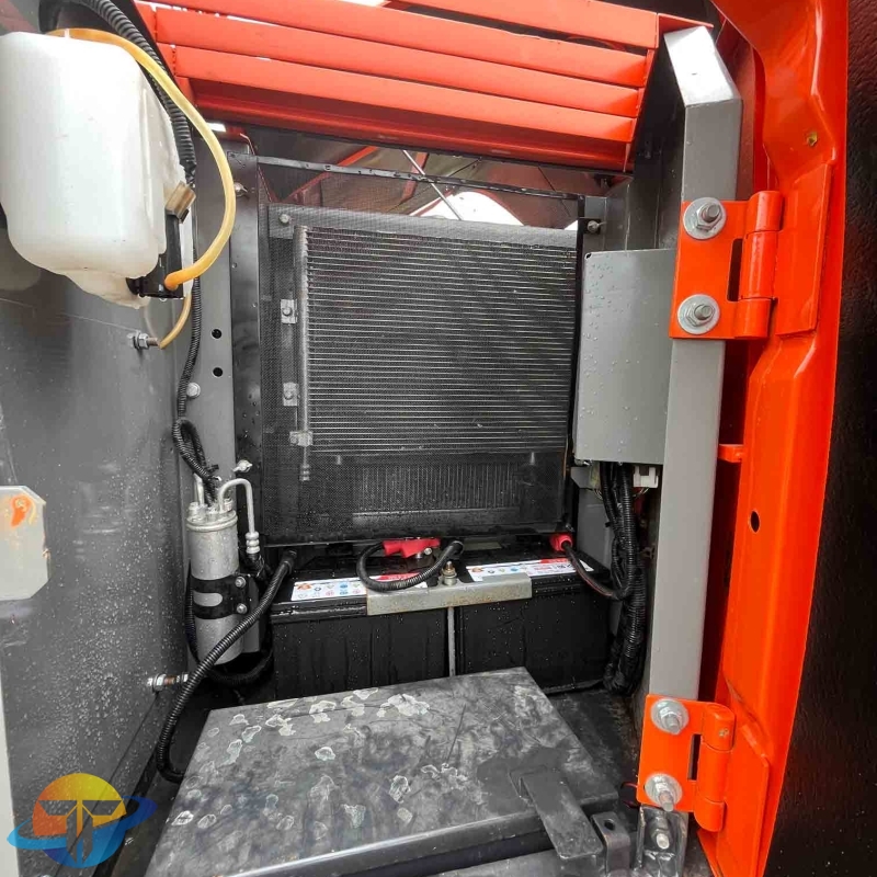 Used, high-quality, original Hitachi ZX70 crawler excavator construction machinery for sale in good used condition.