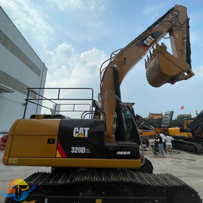Caterpillar 320D2L excavator in good condition. Used earthmoving machinery. Professionally repaired and ready for delivery.