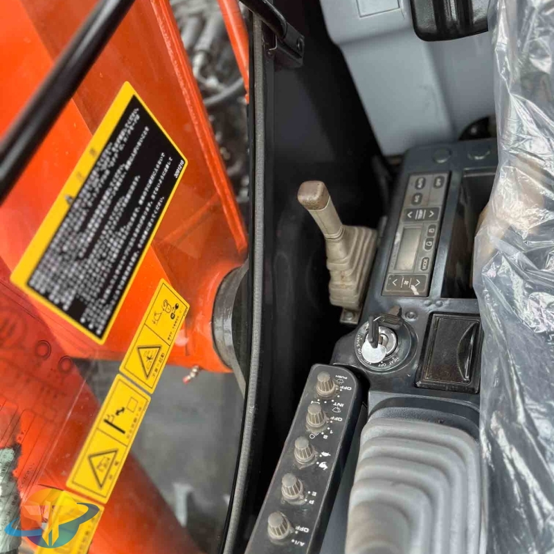 Used, high-quality, original Hitachi ZX70 crawler excavator construction machinery for sale in good used condition.