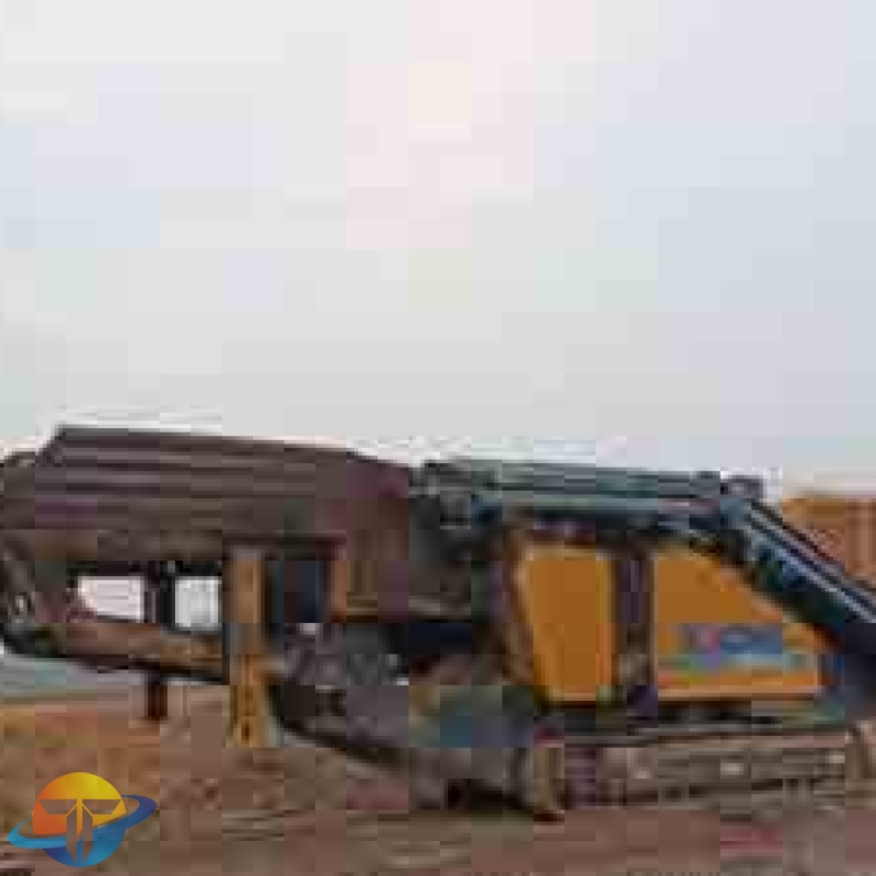 Chinese brand XCMG XPF1214 mobile impact crusher for mining machinery, used heavy machinery equipment for sale.