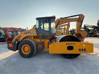High-performance used XCMG XS223J road roller/wheel loader, ideal for heavy-duty projects, for sale.