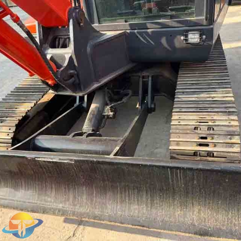 Used Doosan DX60-9C hydraulic mini excavator, suitable for small industrial projects. High quality, available for sale.