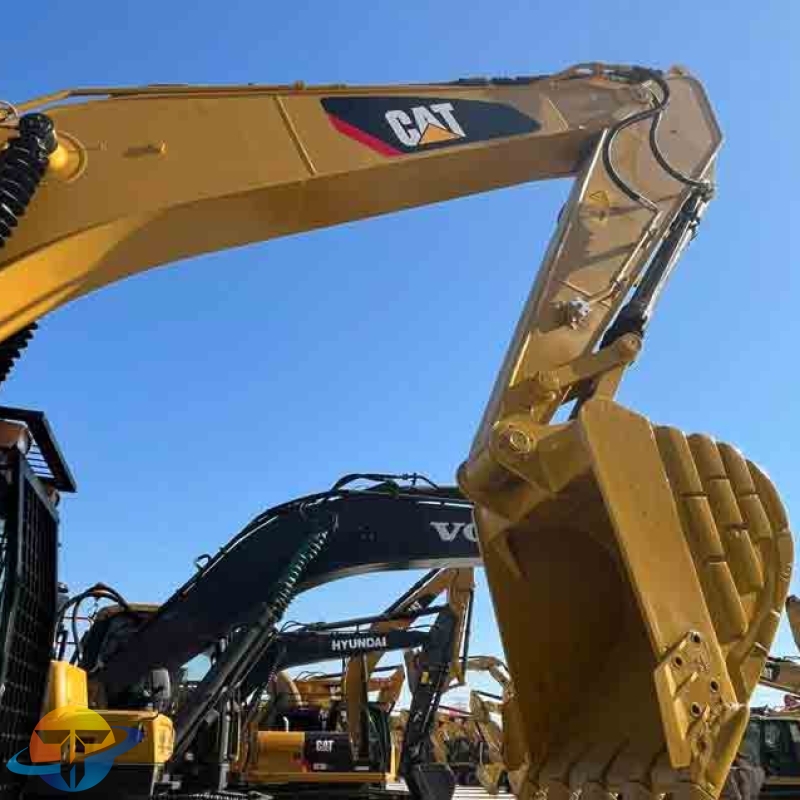 Caterpillar CAT320D2L used excavators are in good condition, priced well, and are popular worldwide.
