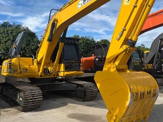 2022 genuine Komatsu PC220-8N1 excavator used construction machinery with good performance for sale.