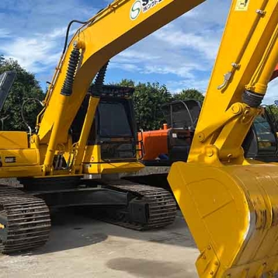 2022 genuine Komatsu PC220-8N1 excavator used construction machinery with good performance for sale.