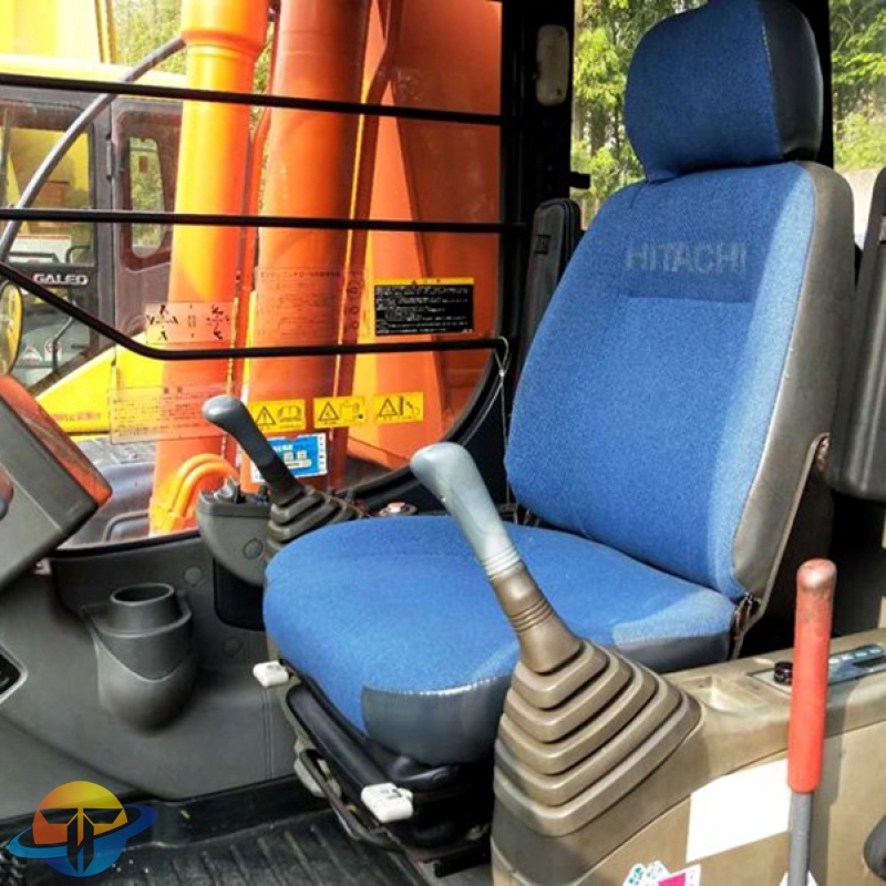 Used Hitachi ZX200-3 hydraulic crawler excavator for sale at a low price