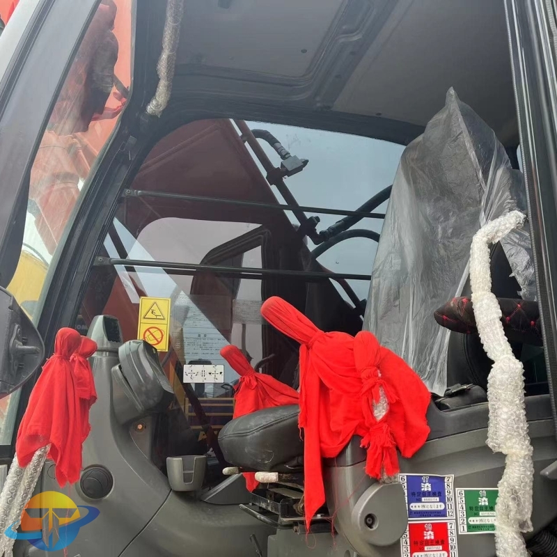 Well-maintained second-hand excavator Hitachi ZX210-3 excavator is cheap and easy to operate