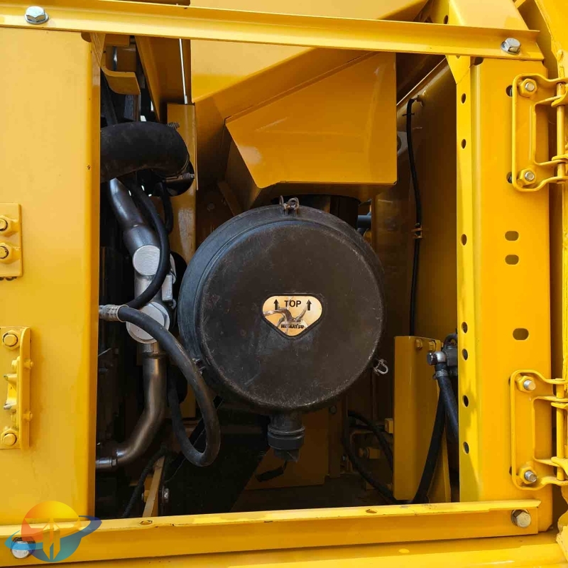 Komatsu PC360 36-ton tracked excavator, used for quarry work, low operating time, for sale.