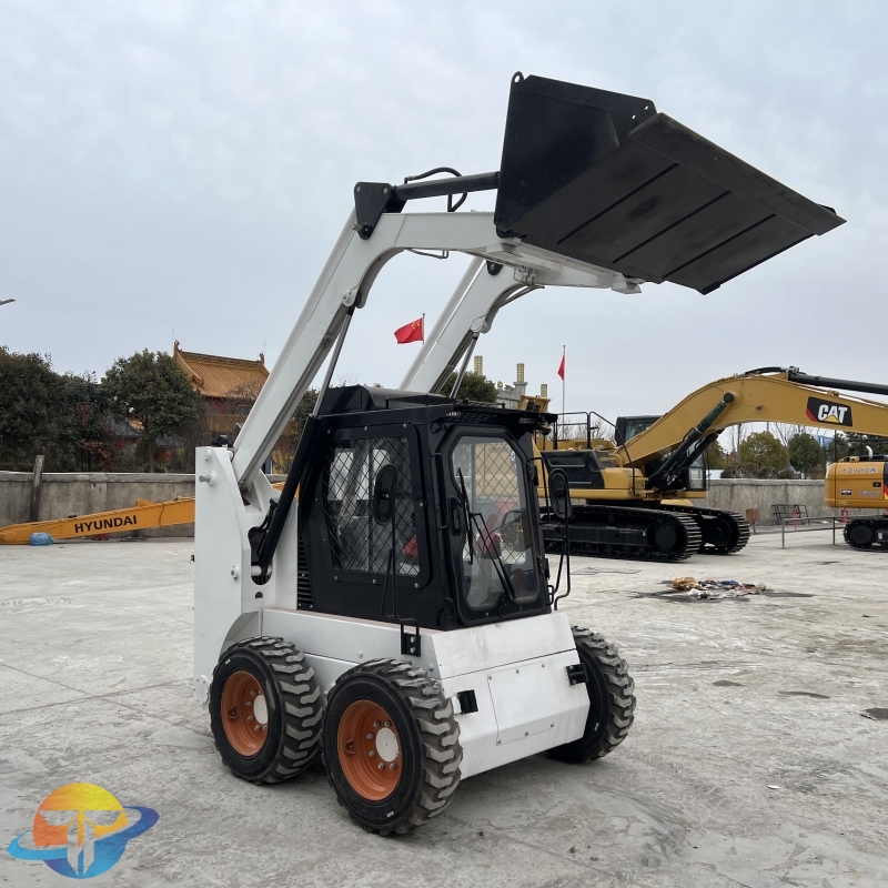 Second hand skid steer loader high operation low price reasonable use