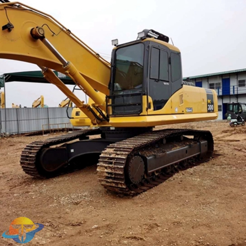 used Komatsu PC300-7 excavator in good condition and low price