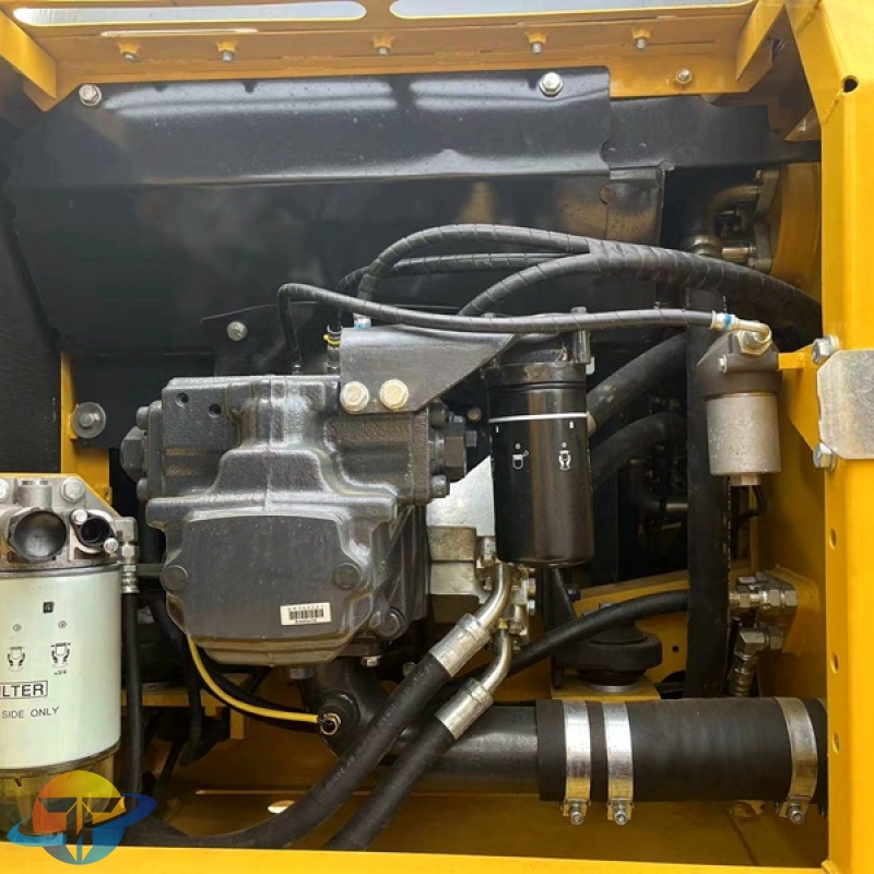 Used Komatsu PC240-8 excavator high quality excavator for sale at low price