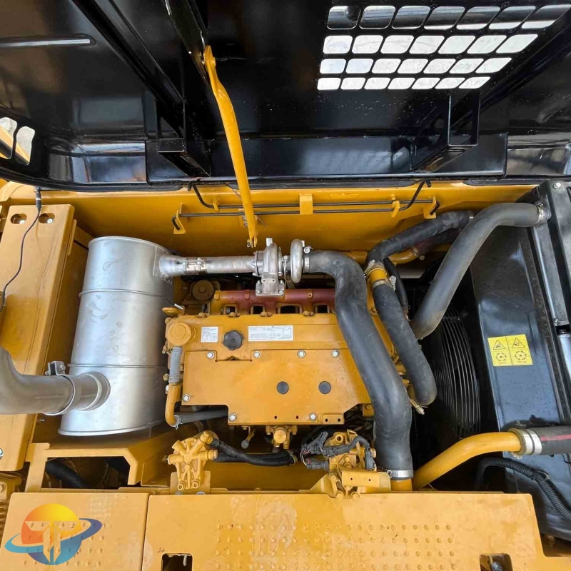 Caterpillar CAT320D2L excavators are known for their exceptional stability and are a globally popular brand. Used excavators are currently in high demand.