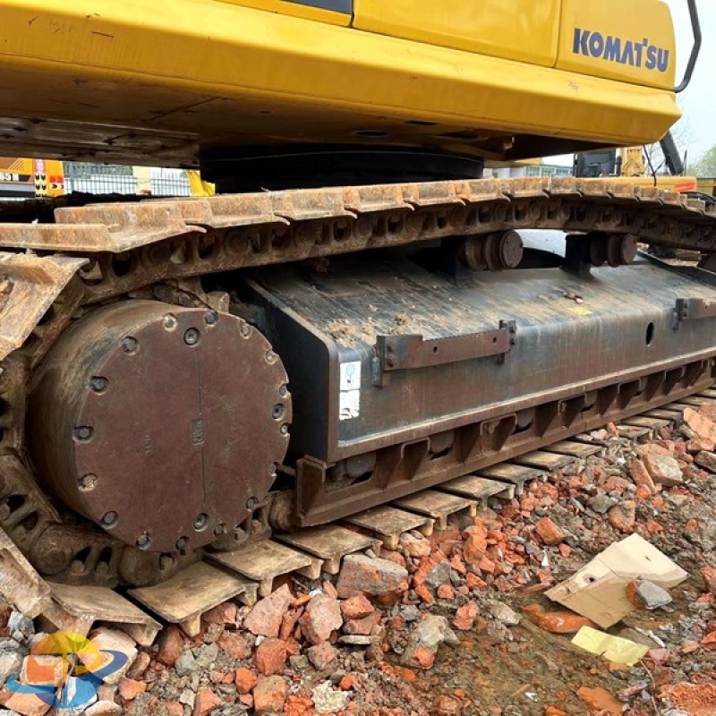 Used Komatsu PC400-8 excavator earthmoving machine in good condition