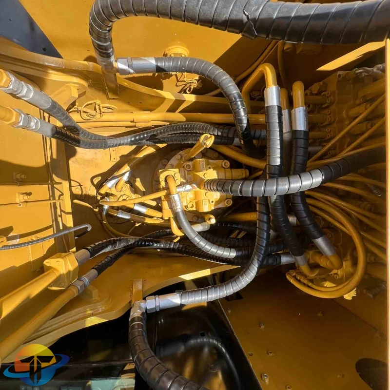 Japanese second-hand excavator Caterpillar CAT320D2L excavator high quality 20 tons cheap for sale