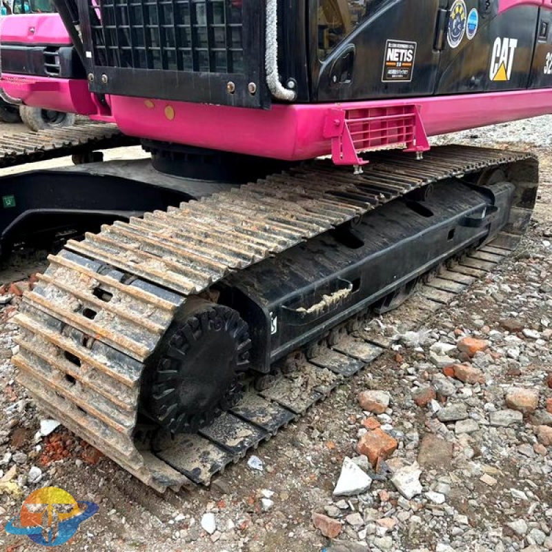 Used Caterpillar CAT320D excavator large engineering equipment for sale at a low price