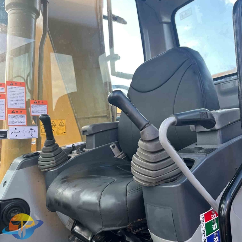 Caterpillar 320C crawler excavator used excavator is in short supply and is selling well worldwide.