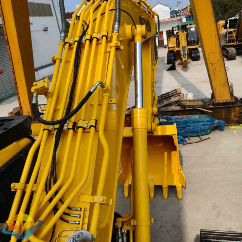 Komatsu PC360 36-ton tracked excavator, used for quarry work, low operating time, for sale.