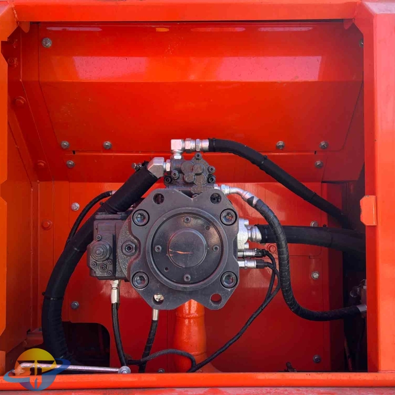 Doosan DX225LC-9C excavator second-hand machine has good operating performance and low price