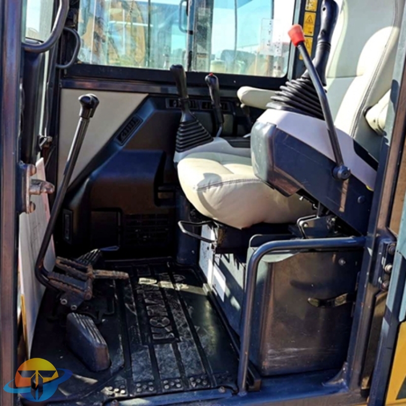 Used Komatsu PC56 excavator cheapest price crawler excavator cheap price