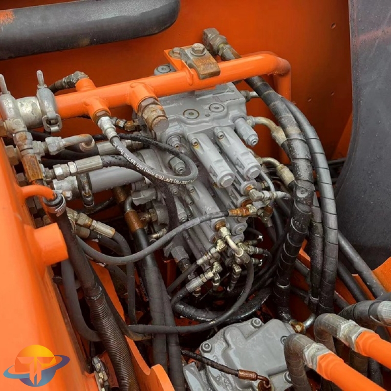 Cheap second-hand Hitachi ZX70 excavator low working time highly recommended