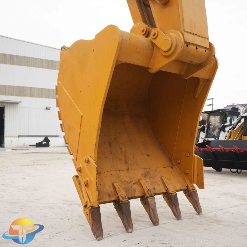 High-quality second-hand excavator Caterpillar CAT330D2L excavator is hot on sale online